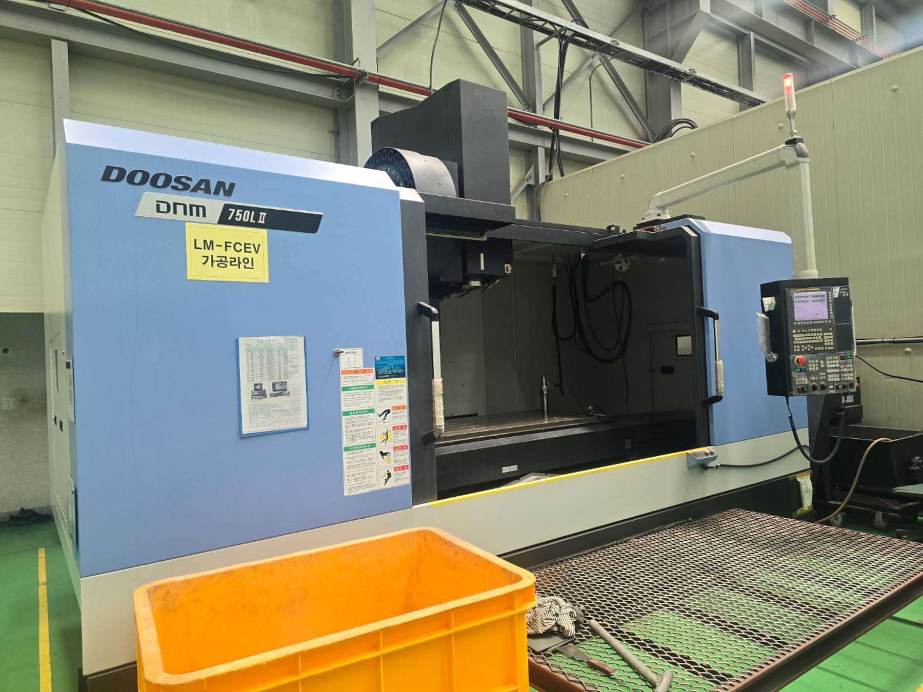 Centre d'usinage vertical DOOSAN DN SOLUTIONS DNM 750 LII (2018) id11313